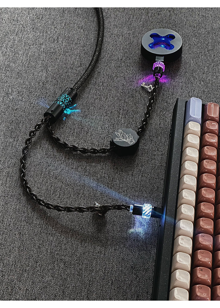 [In Stock]  D35 UNKNOWNERROR 2-IN-1 USB C Dual  8K Independent Magnetic Control Luminous Gaming Cable