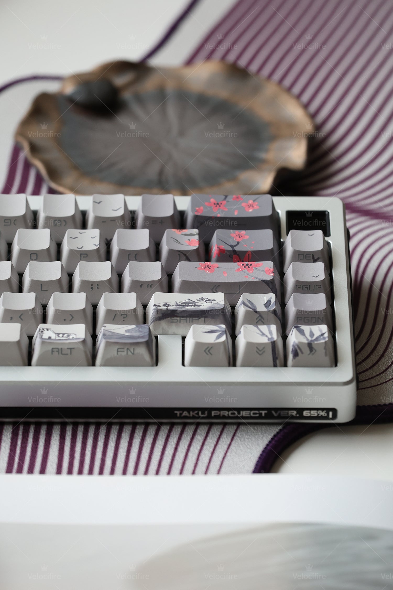 [In Stock] Peach Blossom OEM Profile Dye Sublimation PBT Shine Through Keycaps