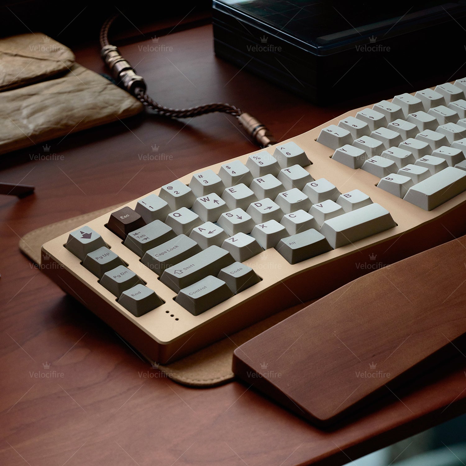 [In Stock] Retro Chocolate Cherry Profile Dye Sublimation PBT Keycaps