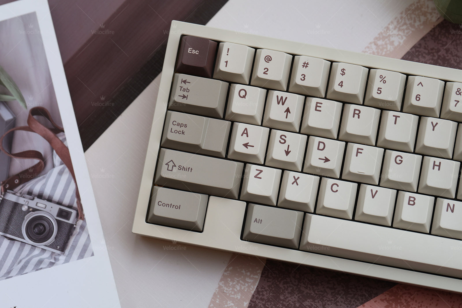 [In Stock] Retro Chocolate Cherry Profile Dye Sublimation PBT Keycaps