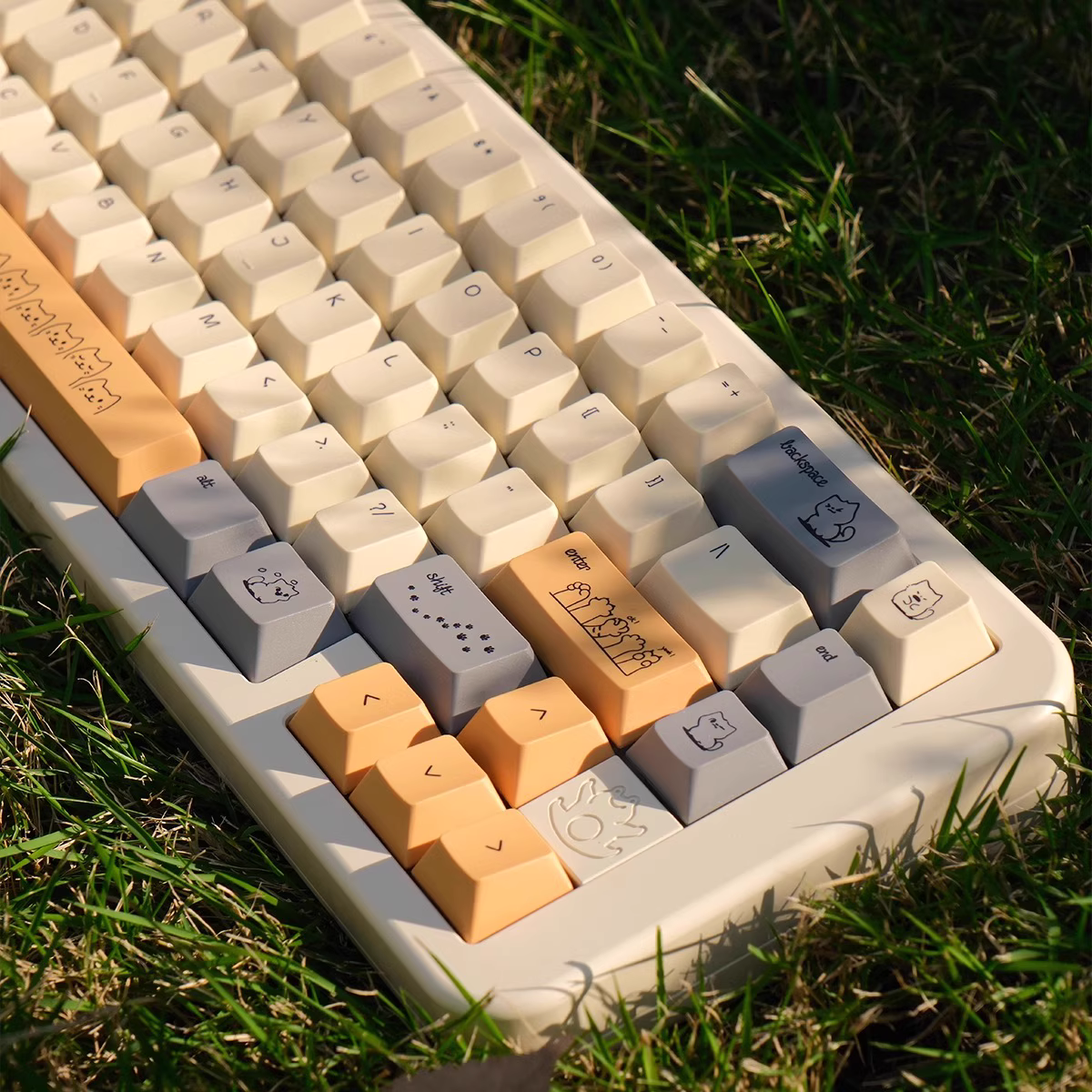 [In Stock] Dune Cat Dye Sublimation PBT Cherry Keycaps