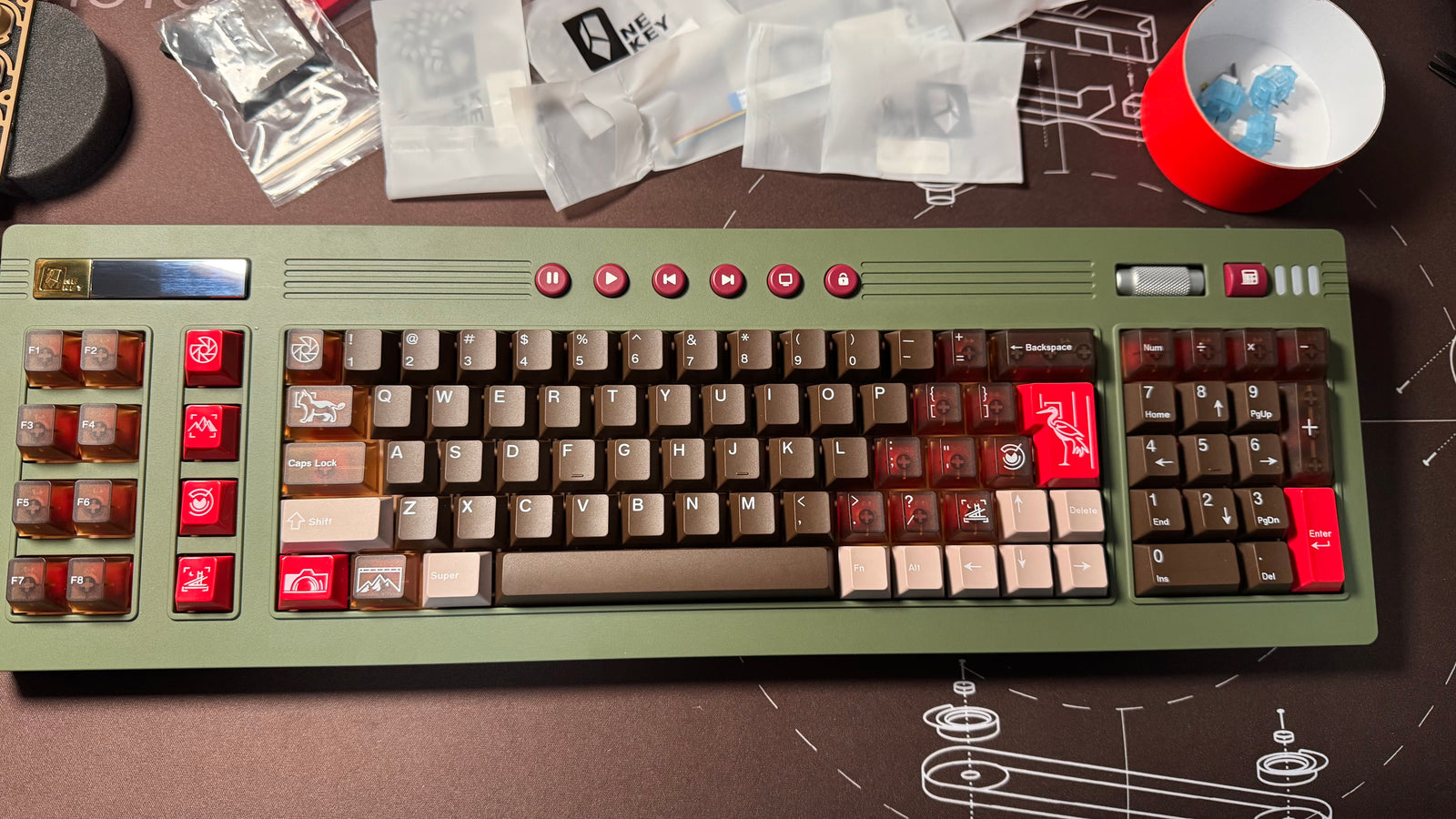[In Stock] OE93 Wired/Wireless Retro Style Mechanical Keyboard