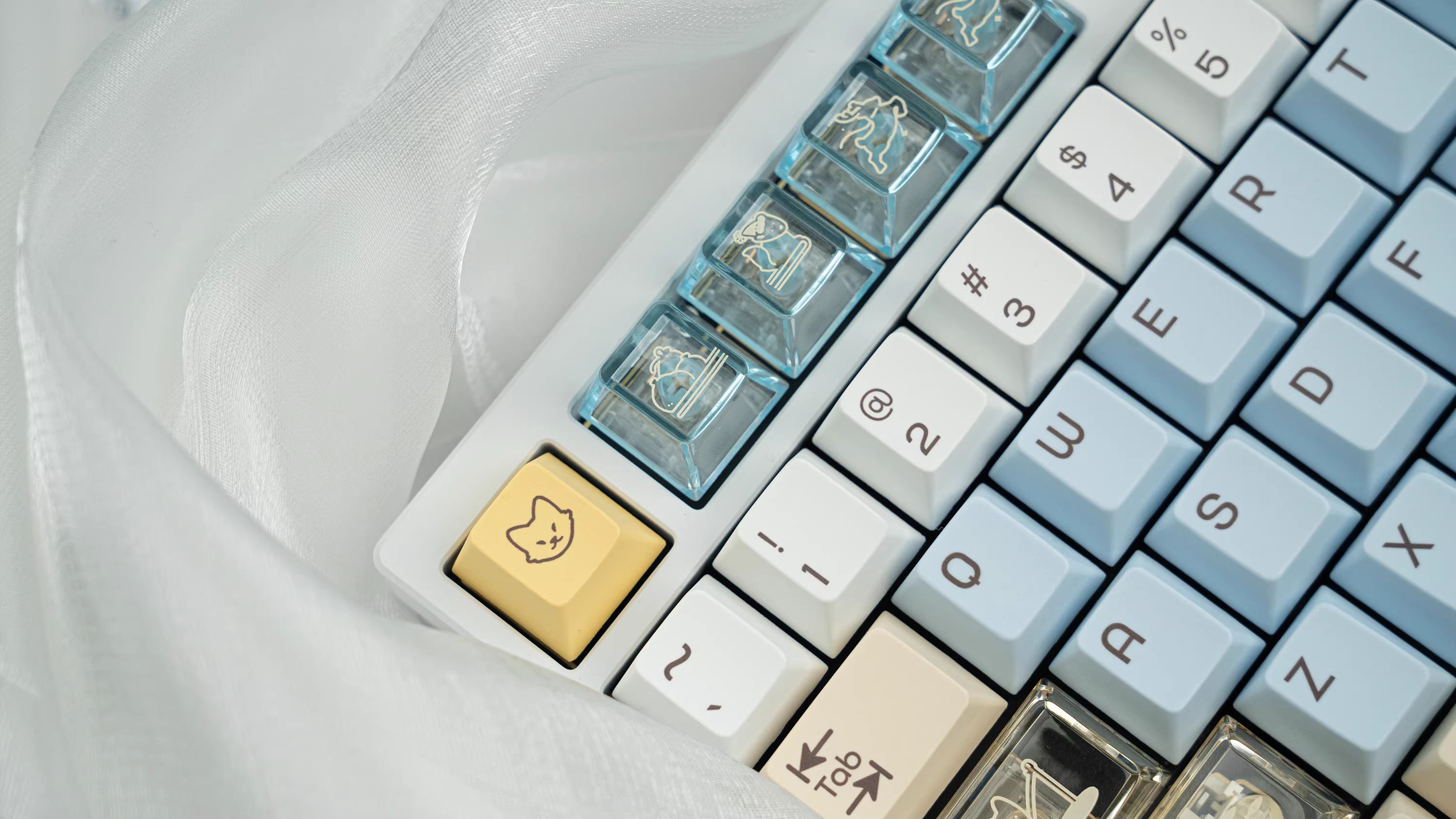 [In Stock] ARTIC FOX  PBT/PC/Cherry Profile Keycaps