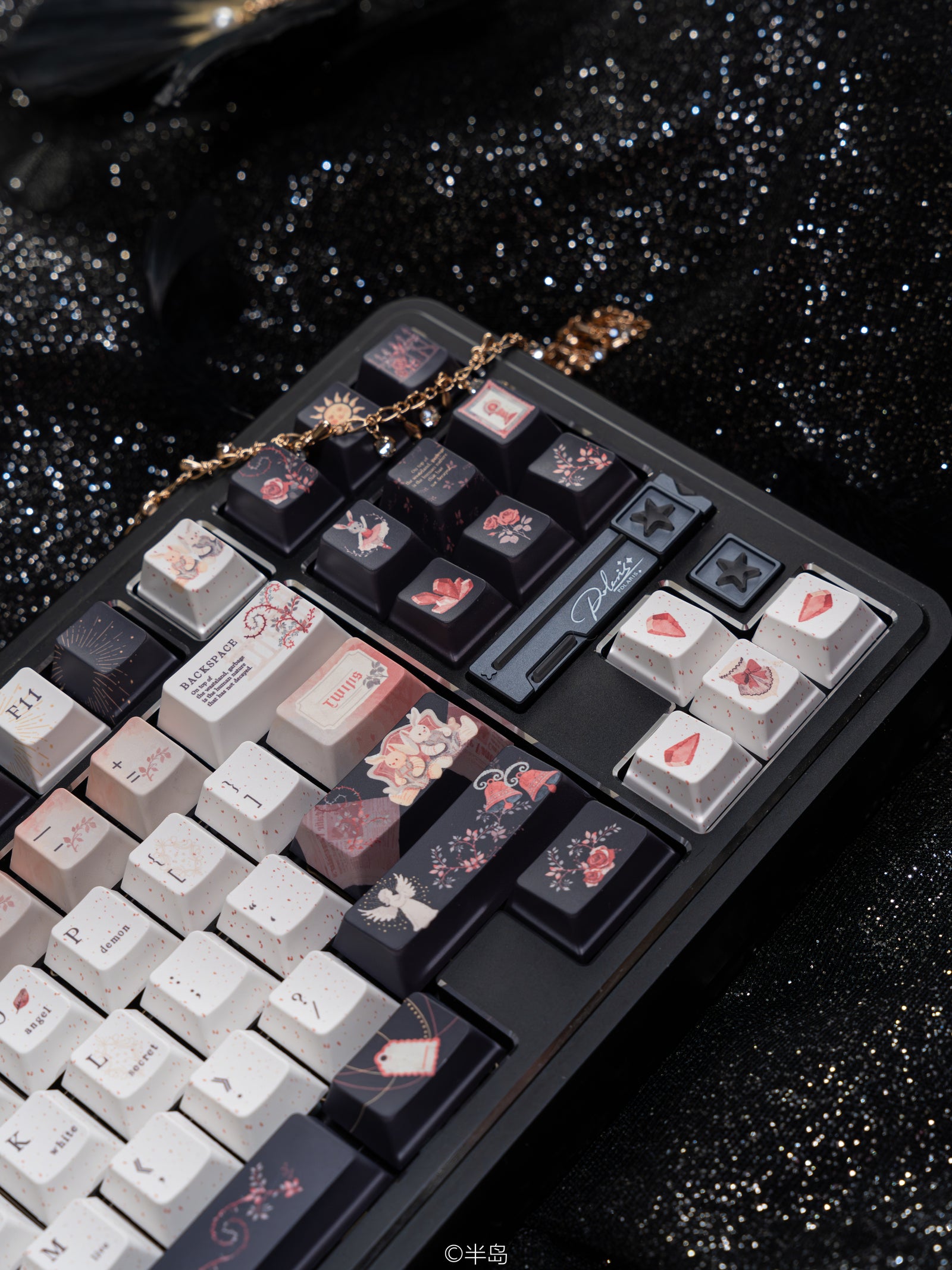 [In Stock] Twin Spline keycap Retro Red and Black Lovely Rabbit cherry Keycaps