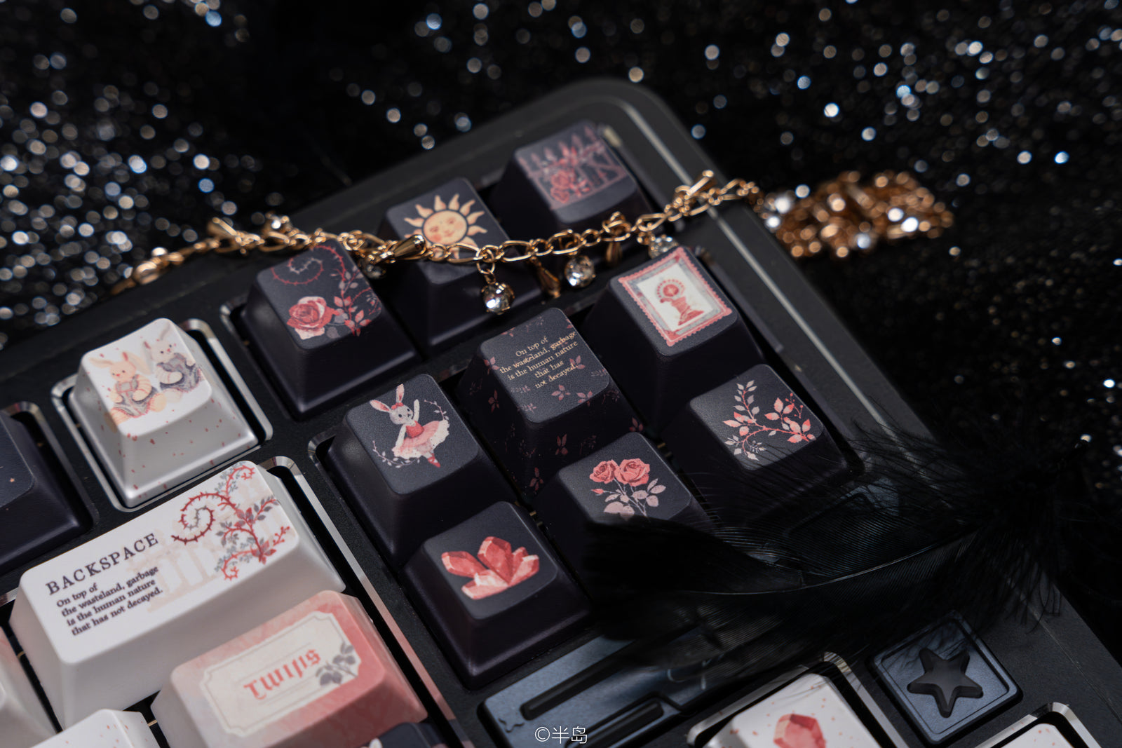 [In Stock] Twin Spline keycap Retro Red and Black Lovely Rabbit cherry Keycaps