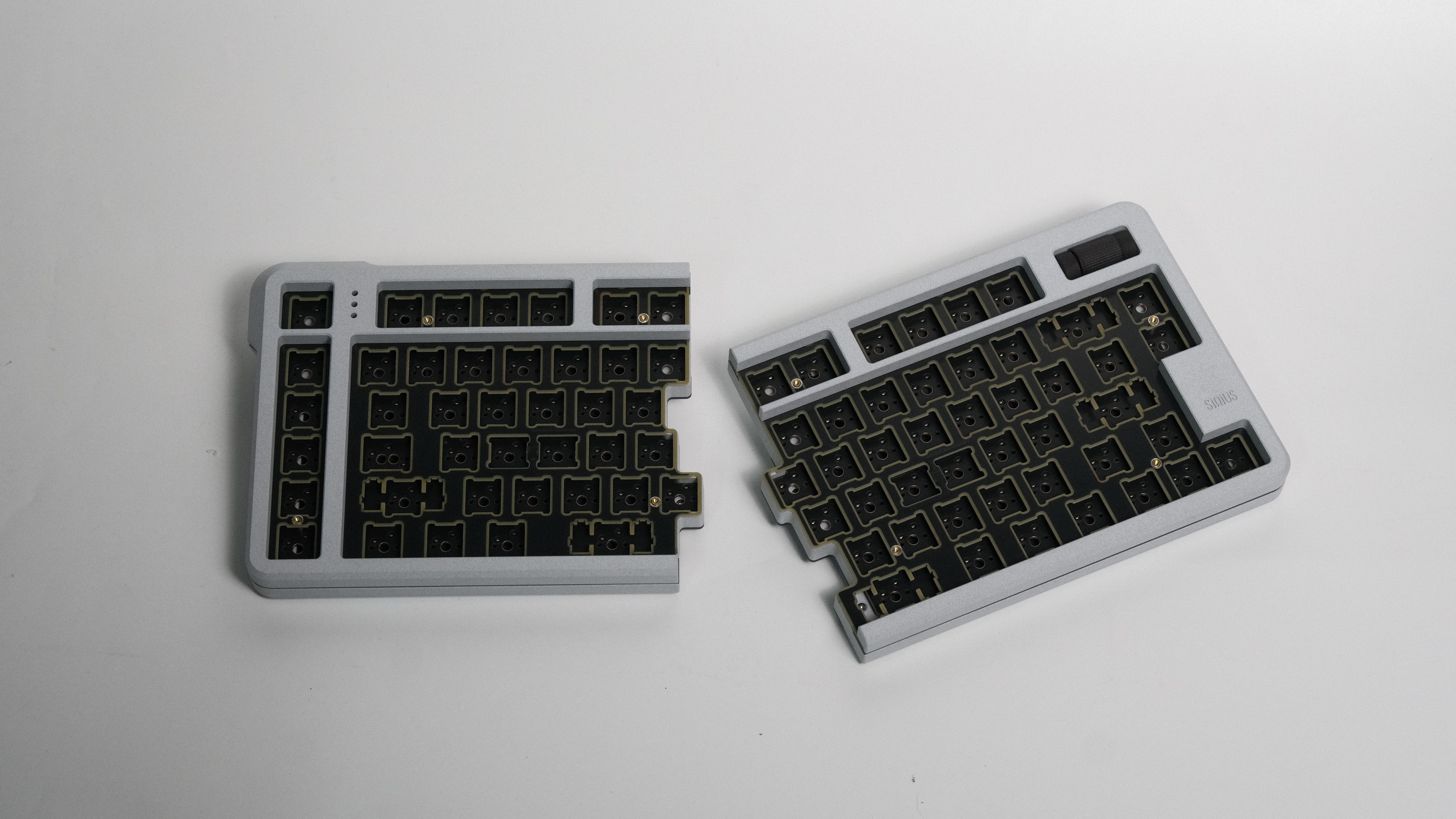 [In Stock] Ursa Major V2 Wireless Aluminum Split Keyboard