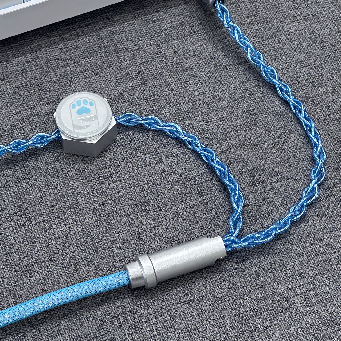 [In Stock] D27 One-to-two dual 8K gaming cable integrated aviation plug cable magnetic switch keyboard cable